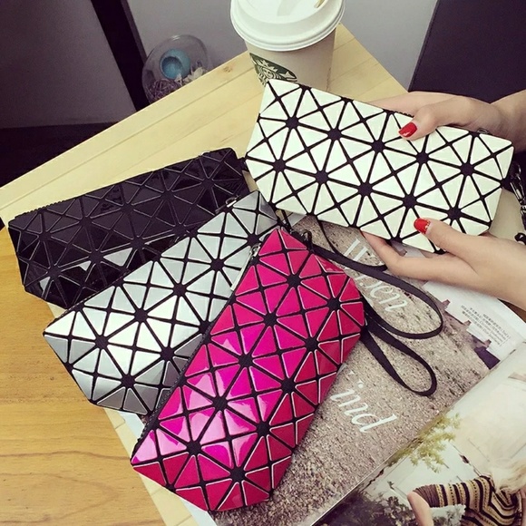 Handbags - Geometric Wristlet
